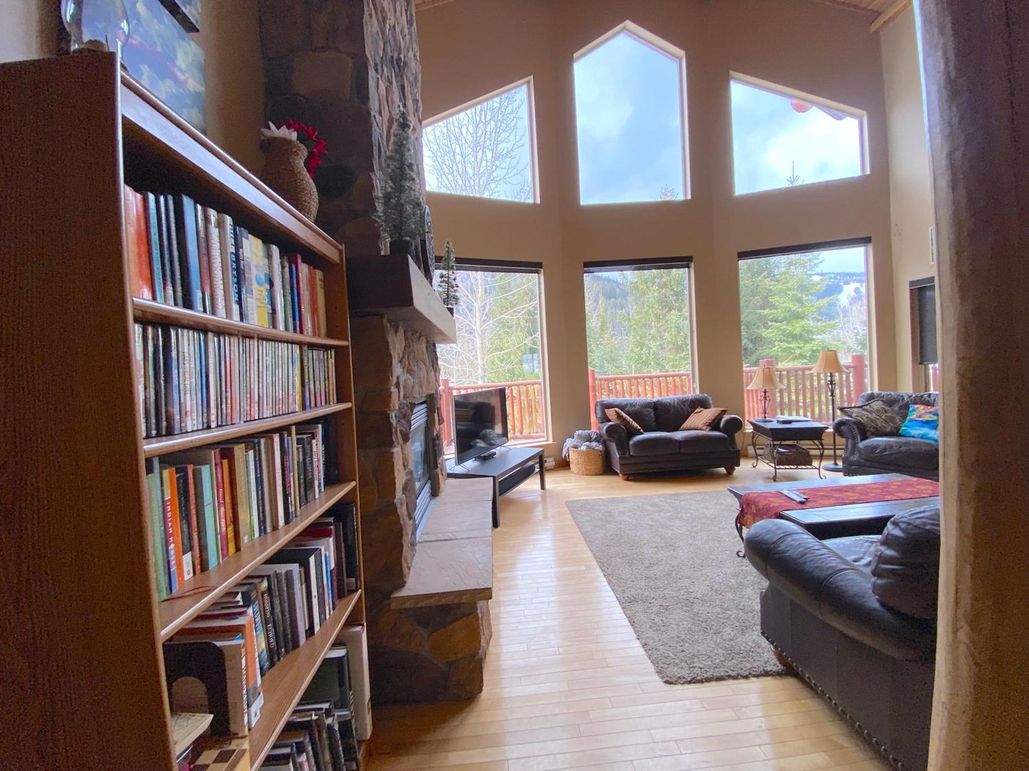 Morrisey Chalet At Sun Peaks Eksteriør bilde