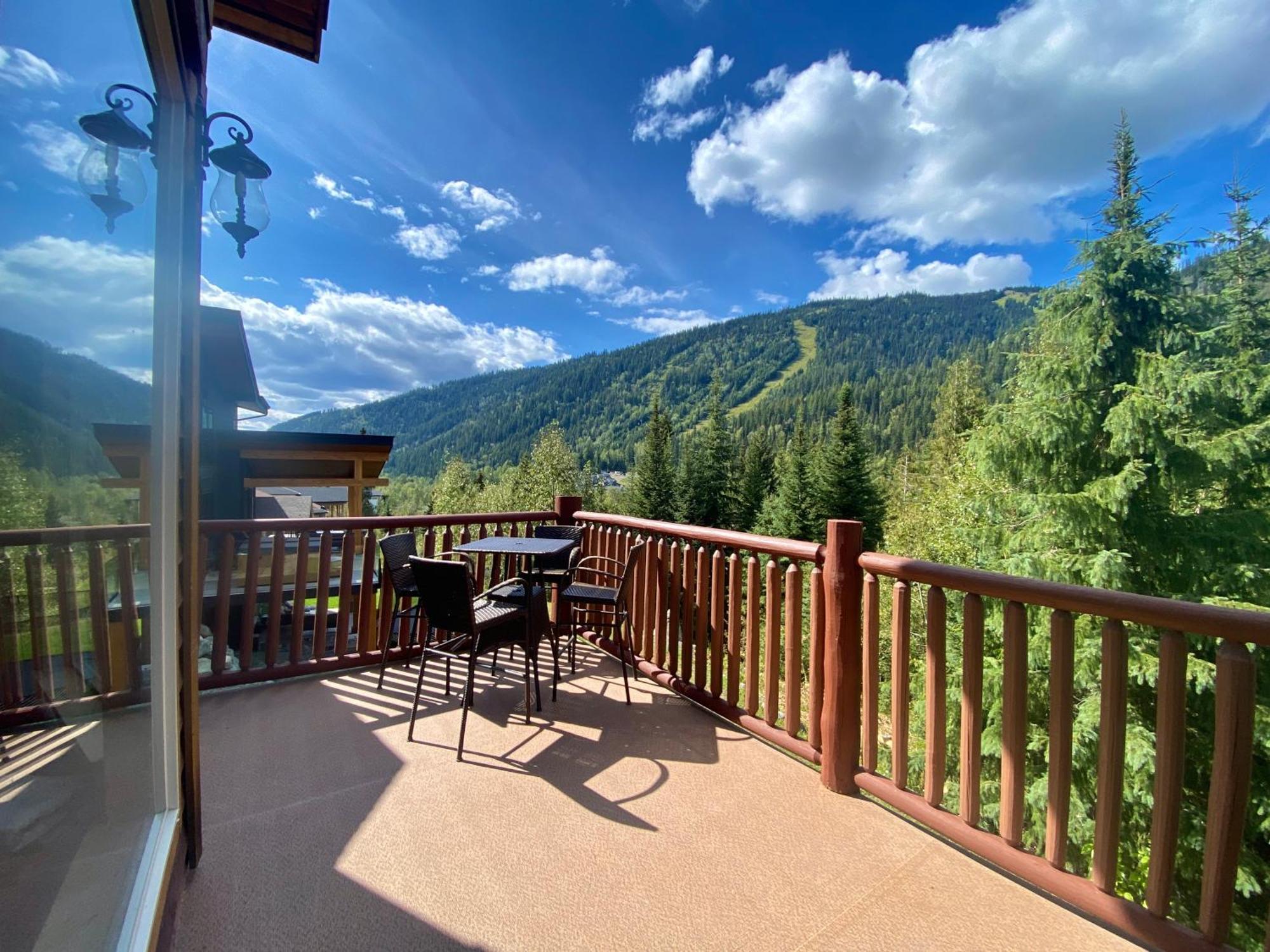 Morrisey Chalet At Sun Peaks Eksteriør bilde