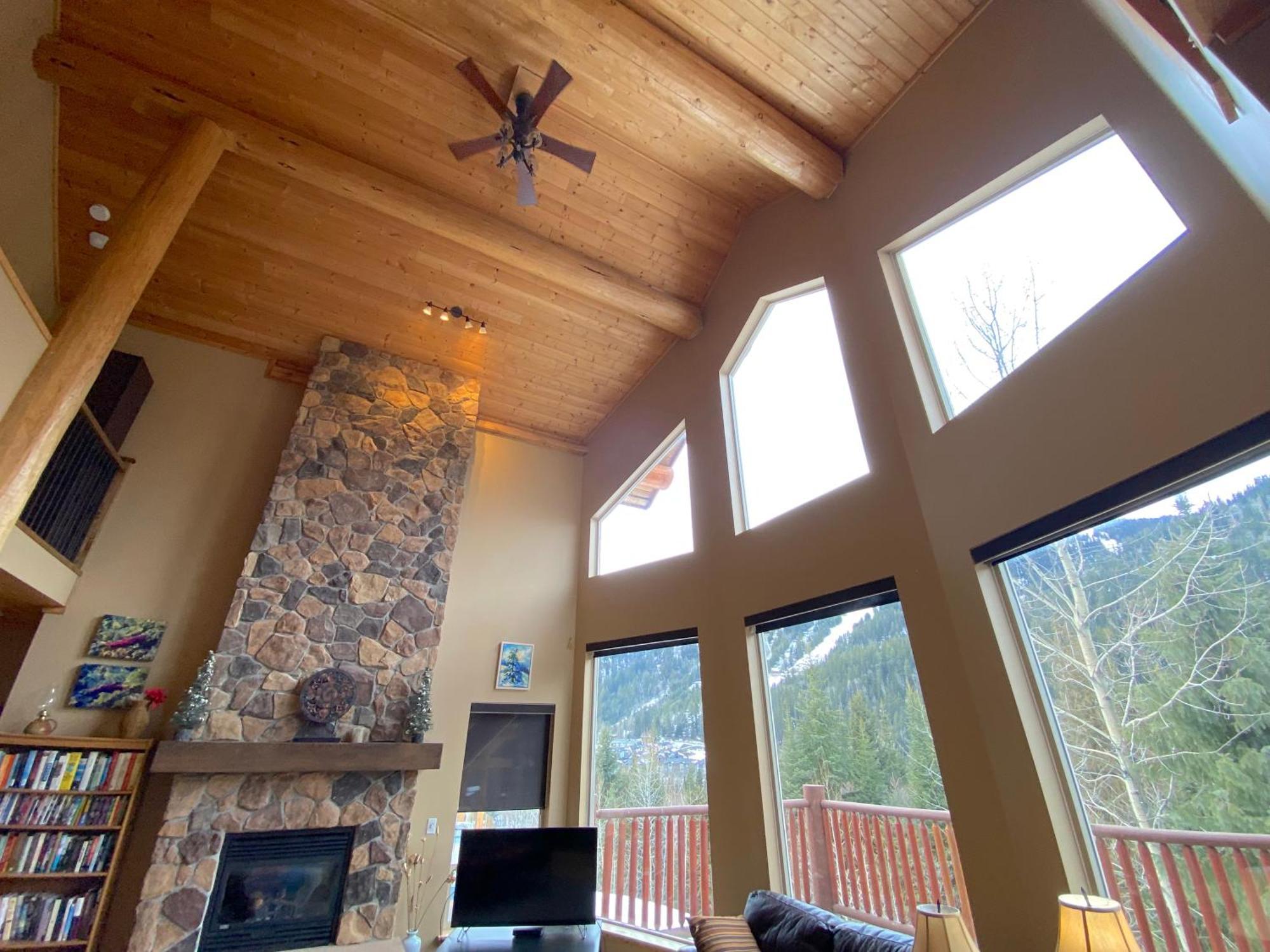 Morrisey Chalet At Sun Peaks Eksteriør bilde
