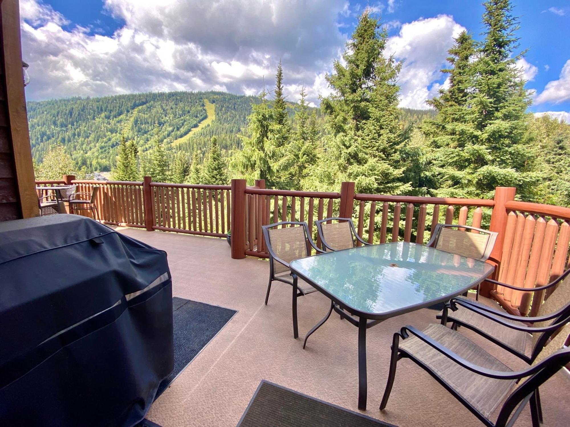 Morrisey Chalet At Sun Peaks Eksteriør bilde