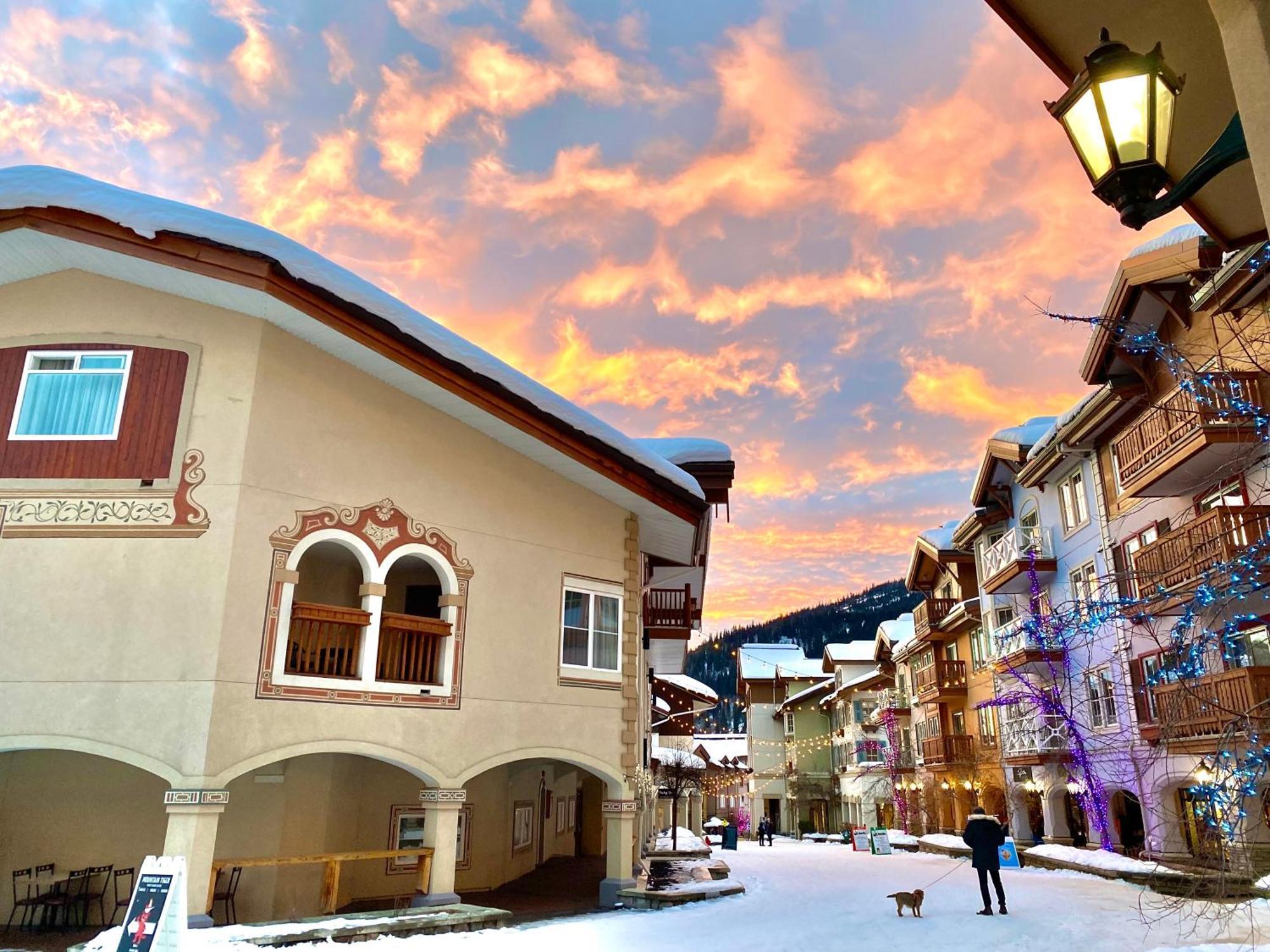 Morrisey Chalet At Sun Peaks Eksteriør bilde